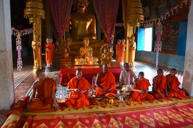 Monks Angkor Wat